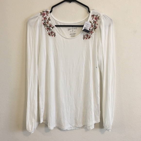 American Eagle Outfitters Tops - NWT American Eagle Long Sleeve Floral Top